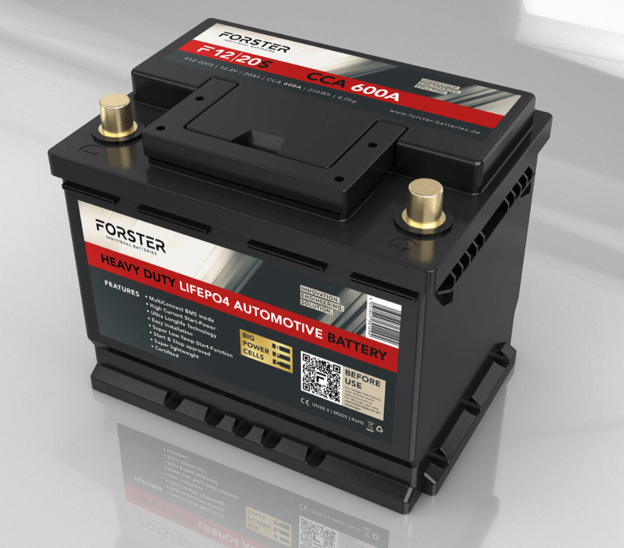 12,8V | 20Ah | Lithium Starter Batterie | ersetzt 40Ah Blei

Startklar mit modernster Lithium-Technik für deinen Start
Mit der neuen LiFePO4 Lithium-Eisenphosphat Premium Starterbatterie von FORSTER haben Sie erstmalig die Möglichkeit, Ihr bisheriger Blei,- oder Gelbatterie (Ihres EURO 6 Autos) 1zu1 gegen eine LiFePO4 Starterbatterie zu tauschen. Wir bieten Ihnen die neueste Lithium Batterien Technologie einbaufertig in einem Standard-Batteriegehäuse an.